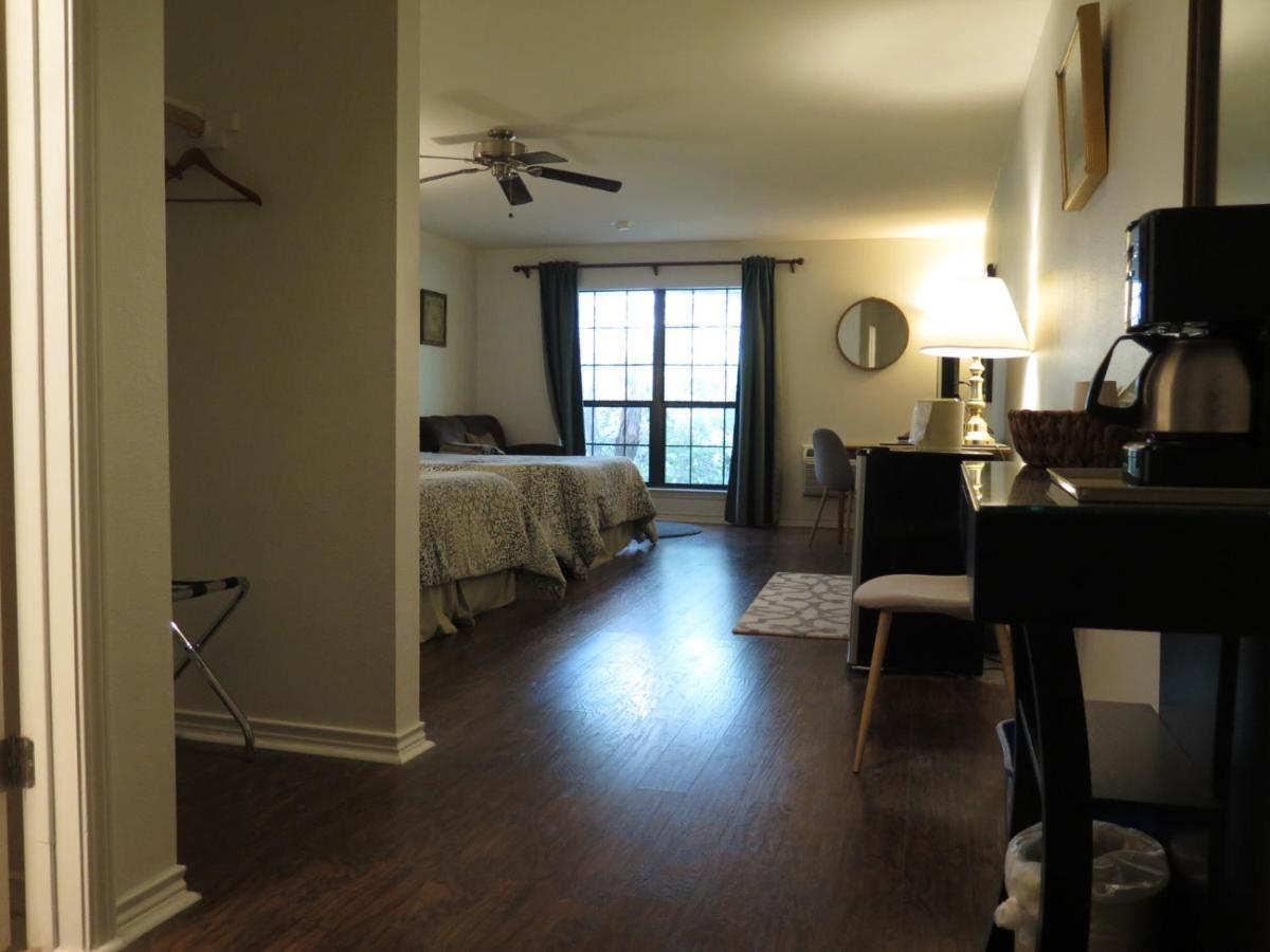 Wimberley Inn & Bar Εξωτερικό φωτογραφία